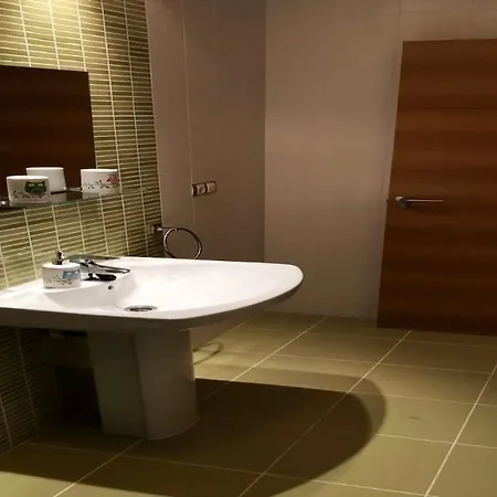 Dom wakacyjny Fabuloso Compuesto Por 4 Adosados De Lujo En Panoramica Golf 28 Personas Piscina Con Circuito San Jorge (Castellon)