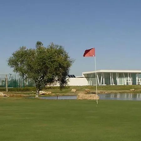 Fabuloso Compuesto Por 4 Adosados De Lujo En Panoramica Golf 28 Personas Piscina Con Circuito